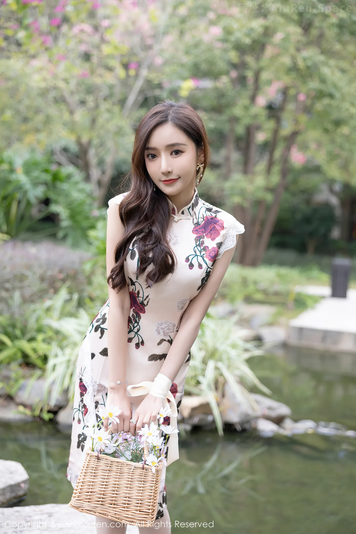 图片[3]-[XiuRen秀人网]VOL.4688 女神王馨瑶yanni脱花纹旗袍露性感紫色内衣超薄肉丝诱惑写真72P-秀人网官方网站